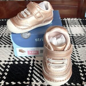 Stride rite adalyn rose gold size3.5wide. New with box